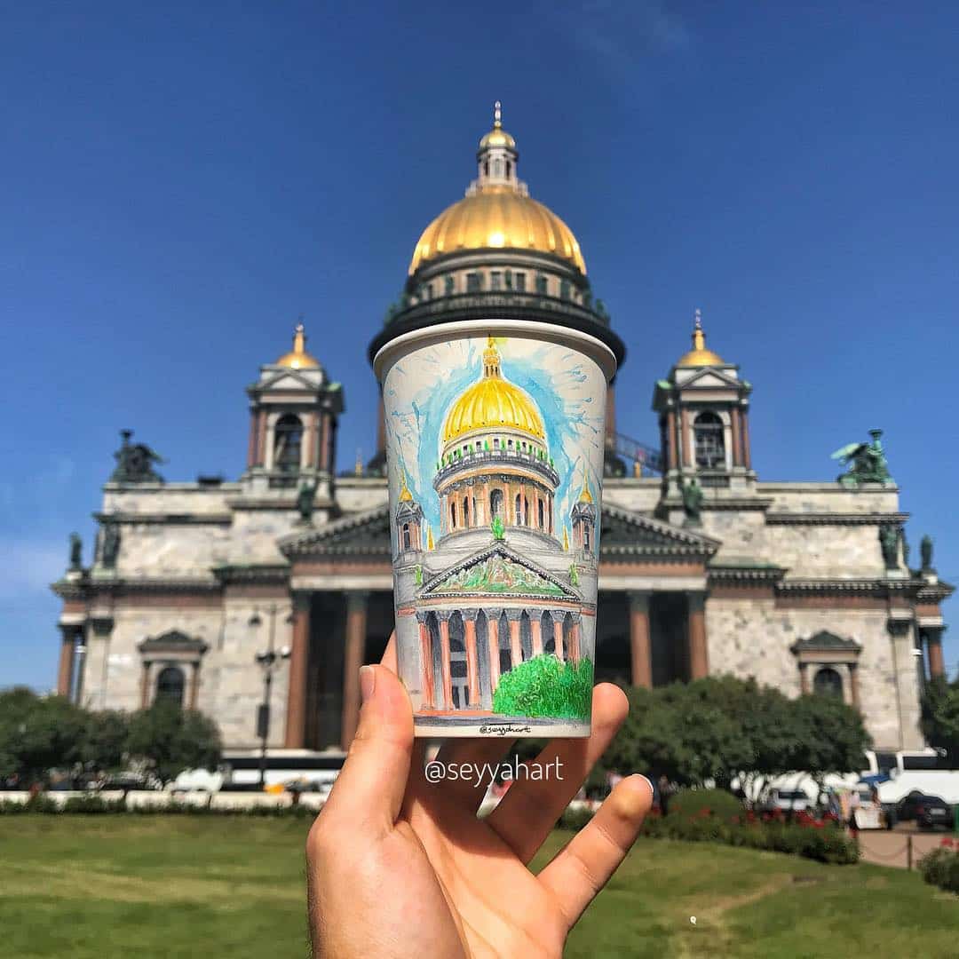 Berk Armagan artista viejero vasos de carton csontrucciones