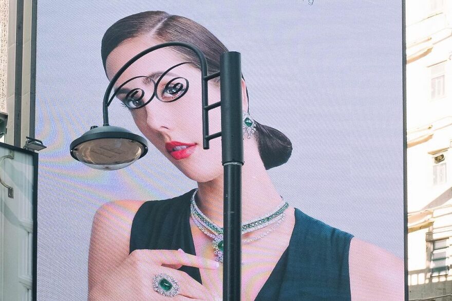 edaswong FOTOGRAFIA DE CALLE MOMENTOS INESPERADOS FOCOS DE LUZ GAFAS DE MUJER