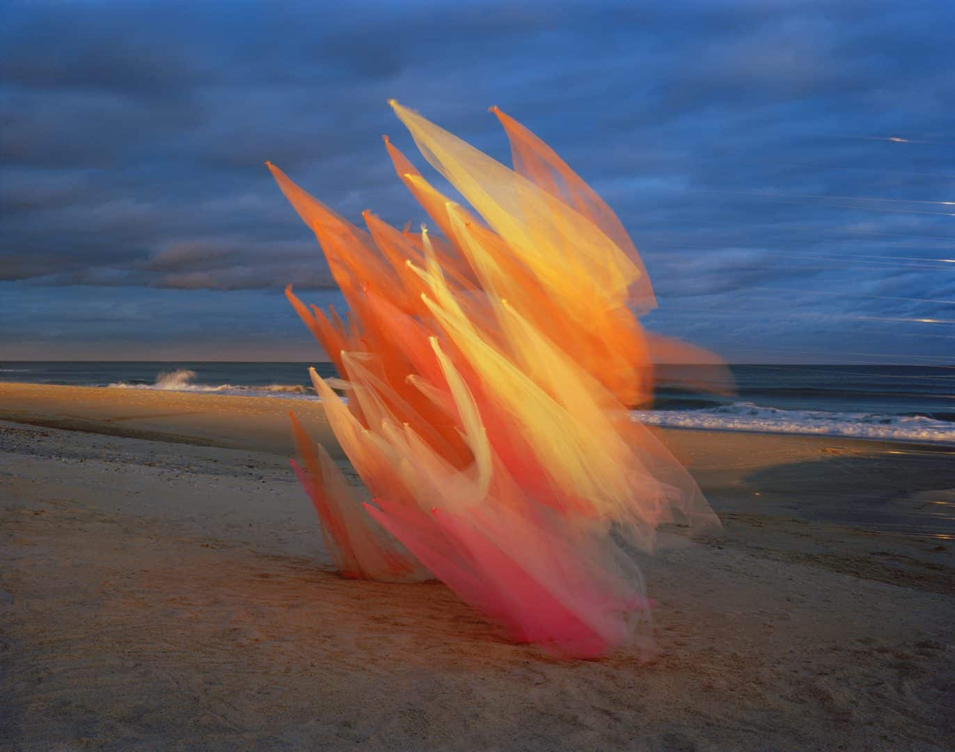 tul al viento colores enn la fotografia de instalaciones de thomas jackson
