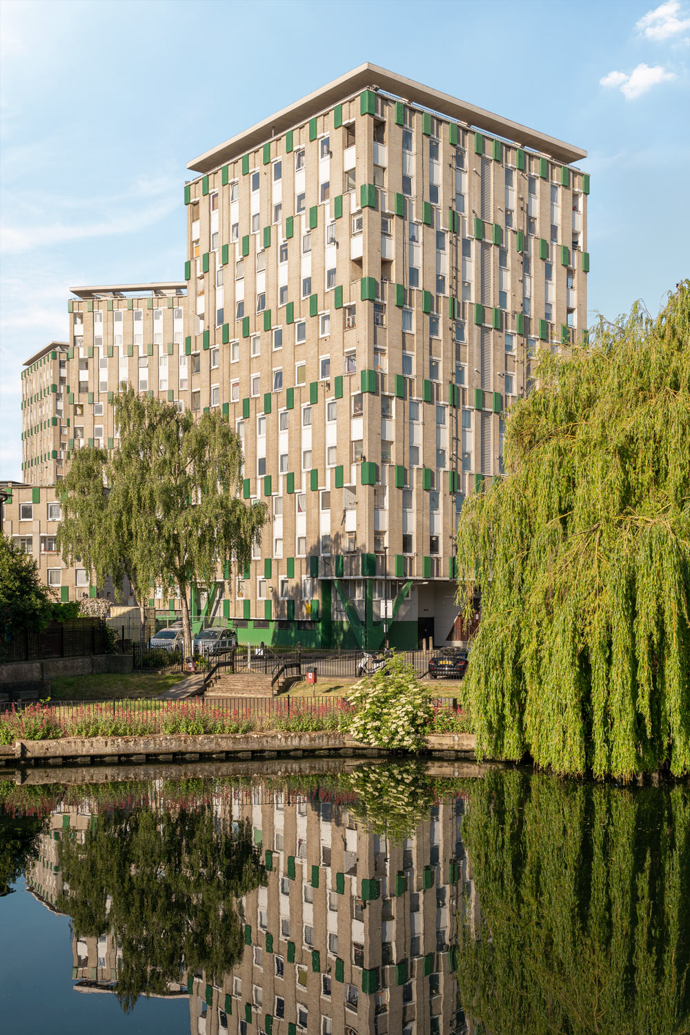 Cranbrook Estate Tower Hamlets E2 1964 Skinner Bailey & Lubetkin BOOK COUNCIL HOUSE
