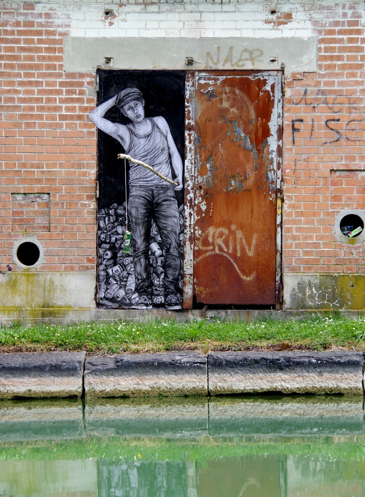 street art - levalet - pesca