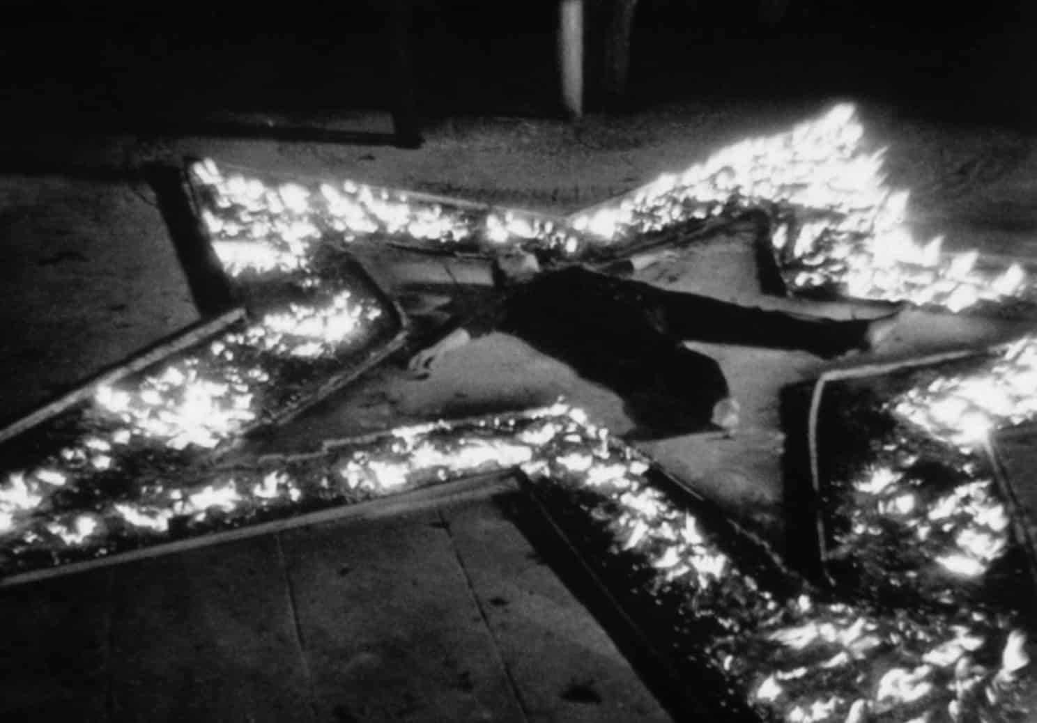MARINA ABRAMOVICH PERFORMANCE 1974 ESTRELLA G