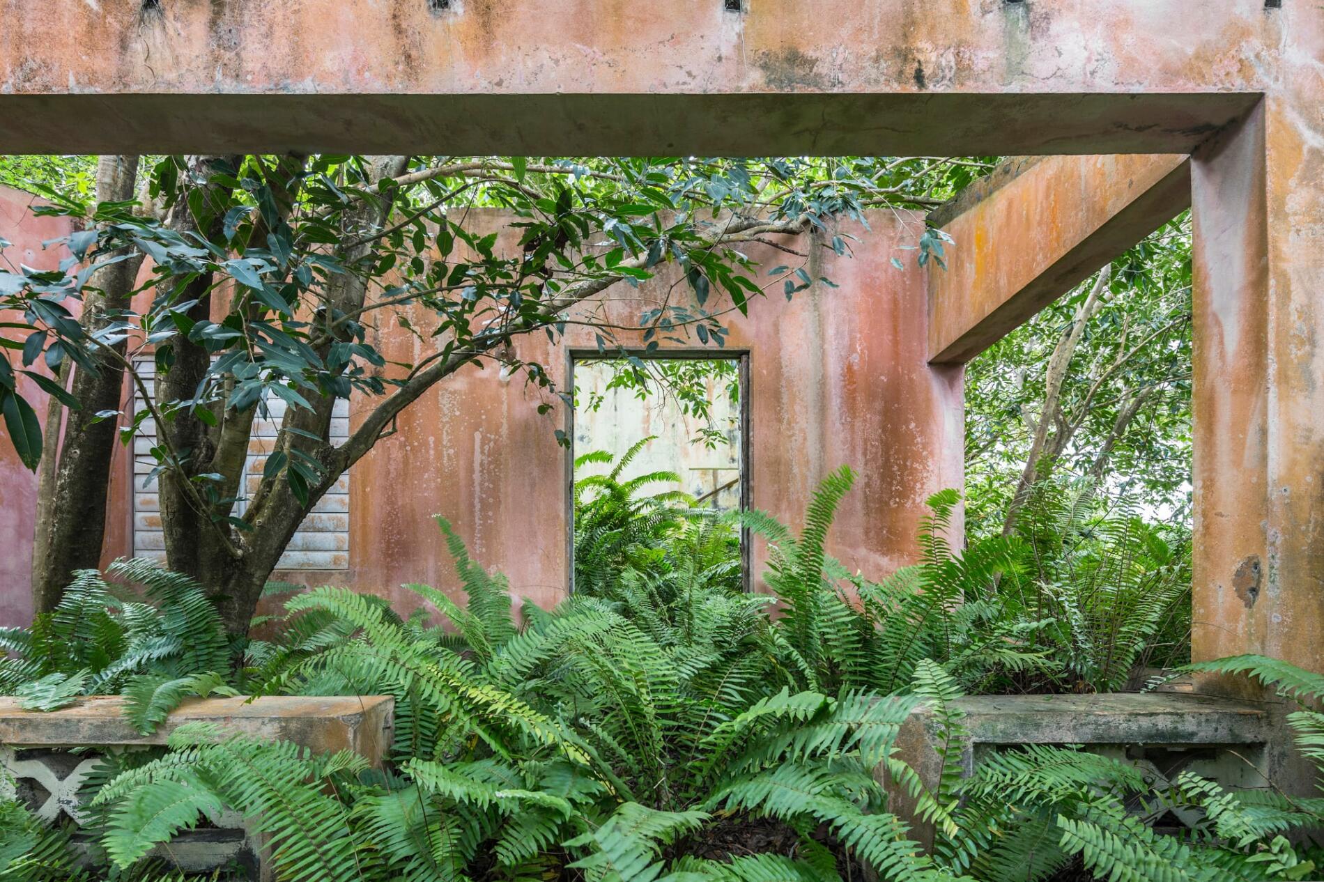 jonk fotografia de arquitectura abandonada Una casa en Montserrat