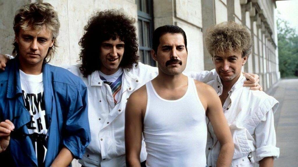 queen la banda color look