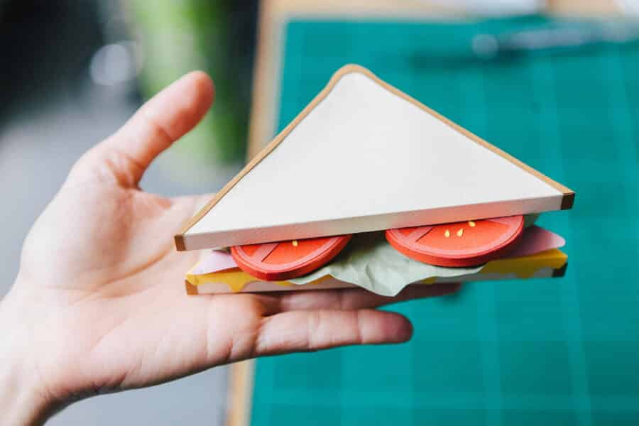 raya sader bujana arte en papel sanuche