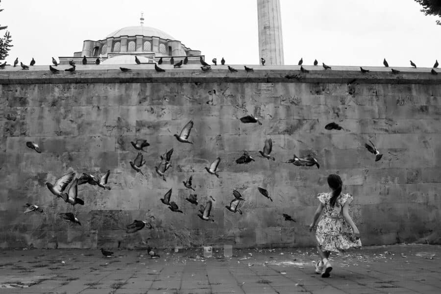 zeryaden_remini WOMAN STREET PHOTOGRAPHER