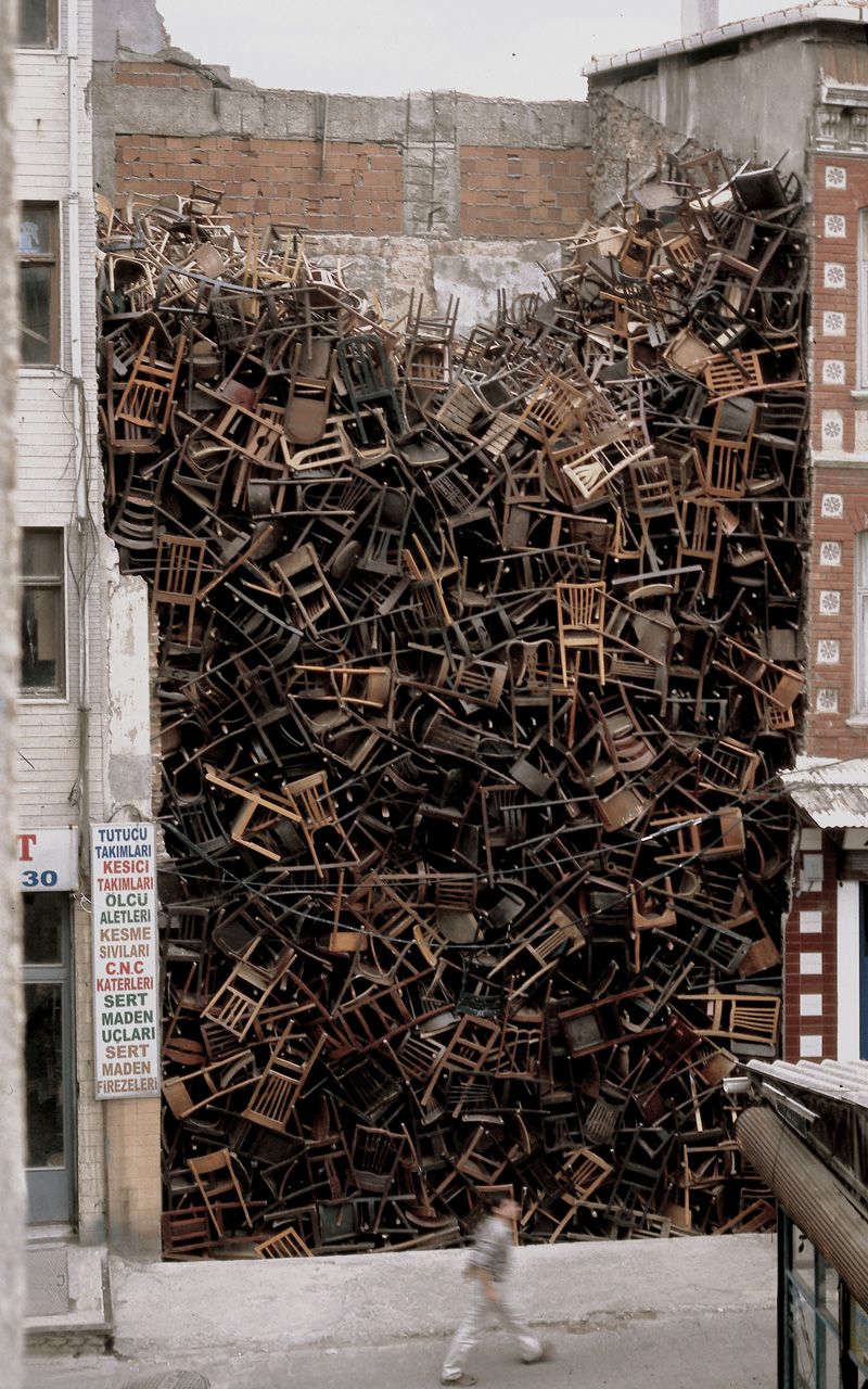 DORIS SALCEDO OBRA 1550 SILLAS