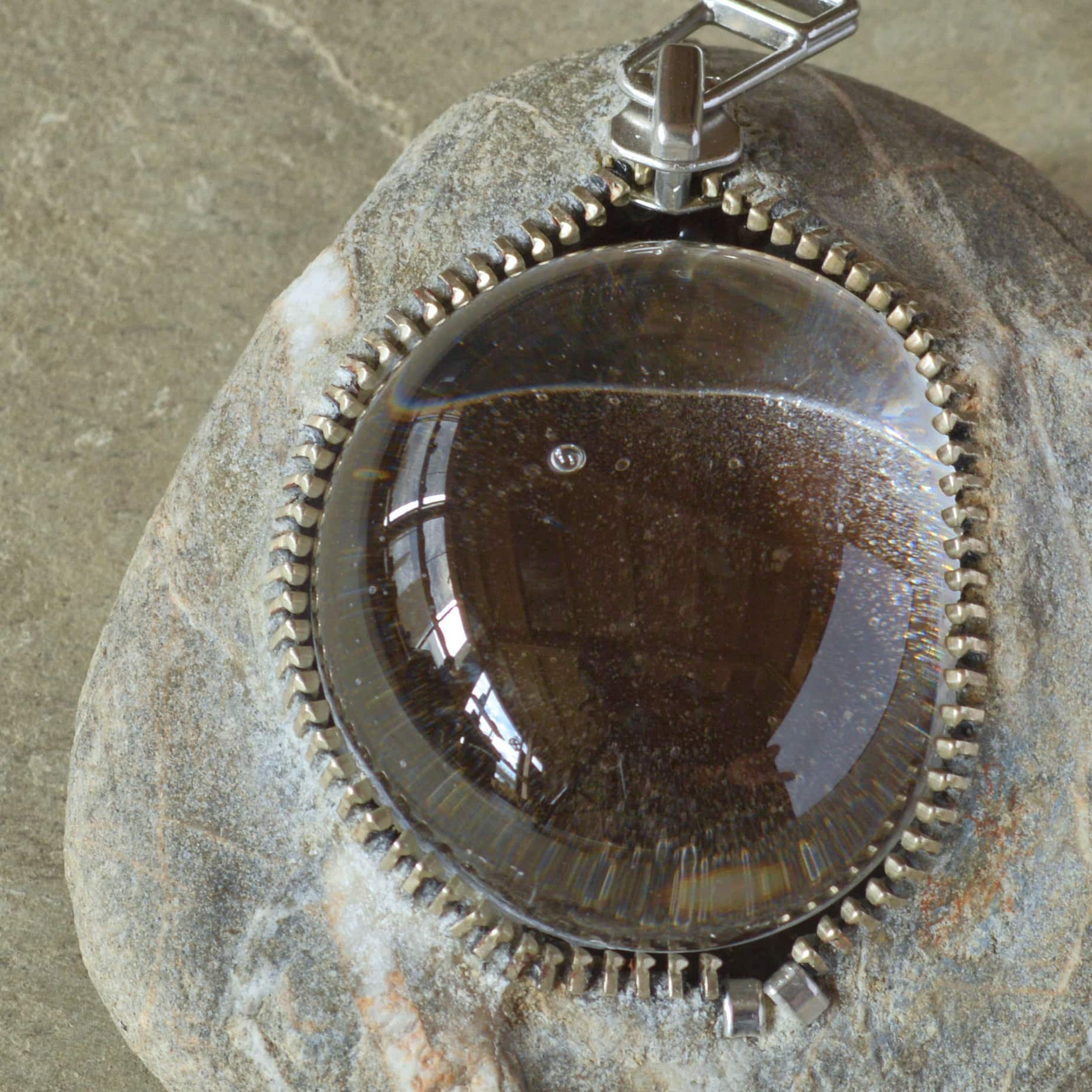Hirotoshi Ito escultura de piedras cristal