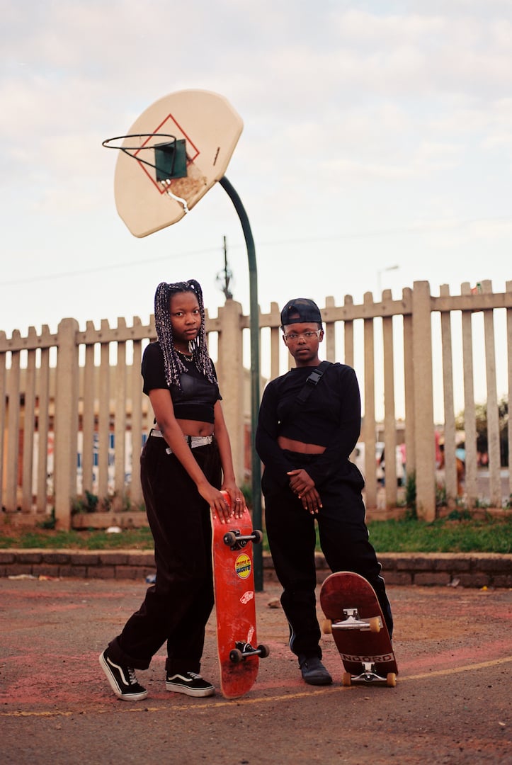 islad gals de karabo mooki photoshoot chicas en monopatin