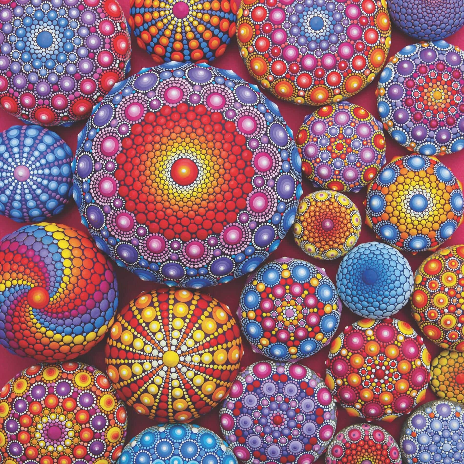 Elspeth McLean mandalas en piedras patrones diseños