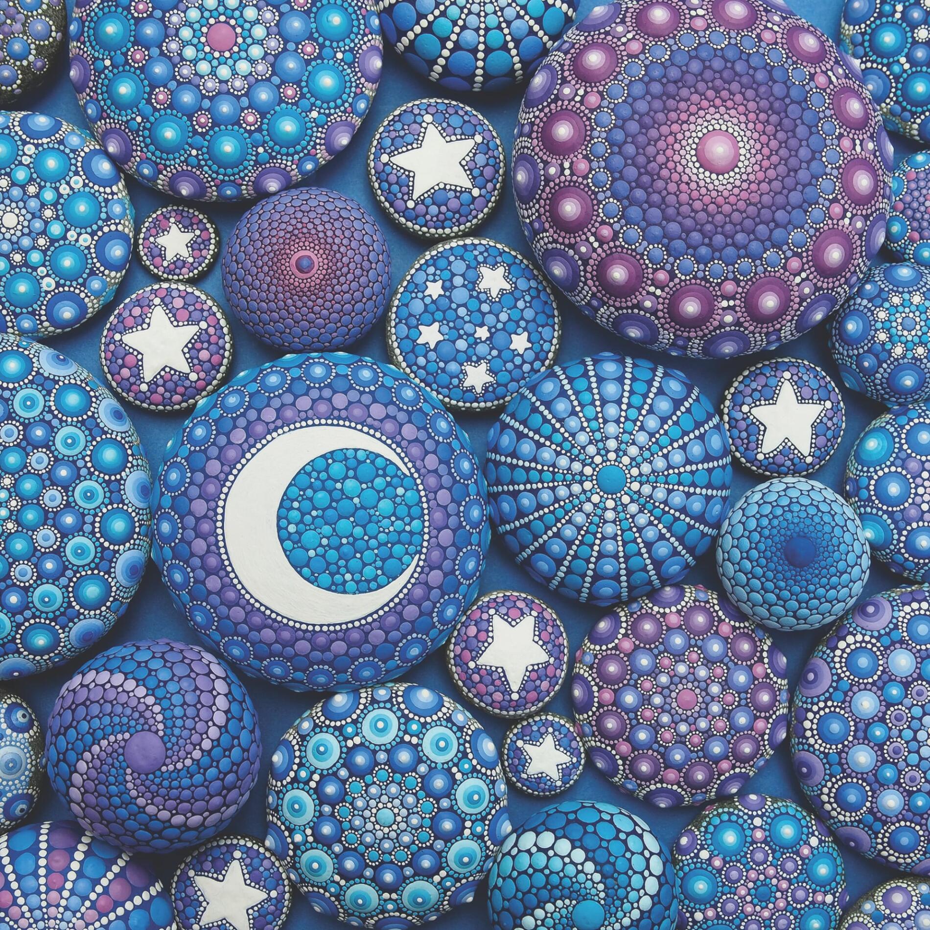 Elspeth McLean mandalas en piedras patrones terapia