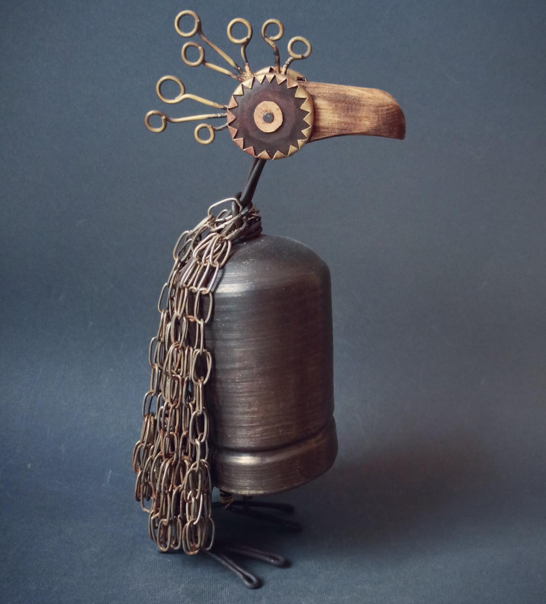 Mohsen Heydari Yeganeh pajaro cadenas