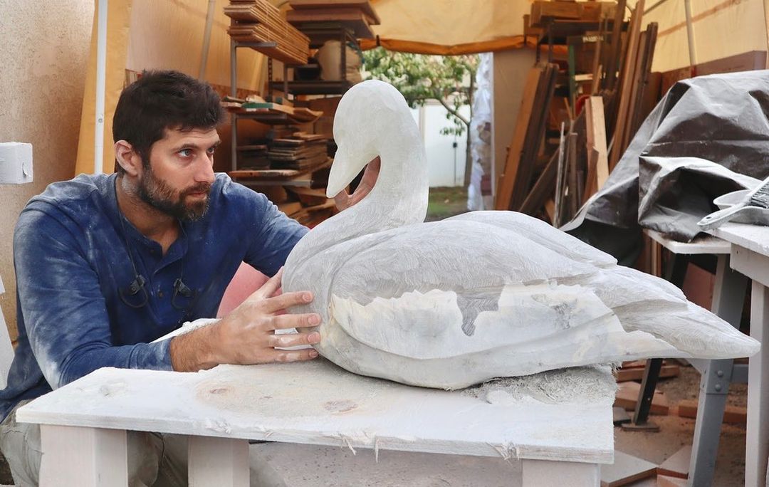 Blake Mcfarland JUGADOR DE BEISBOL ARTISTA ESCULTURAS CISNE