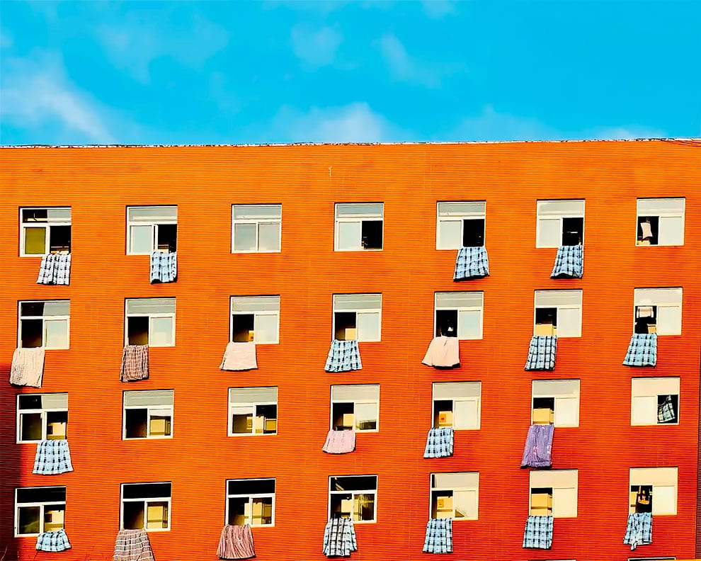 Second place – city life. Sunning the Quilts