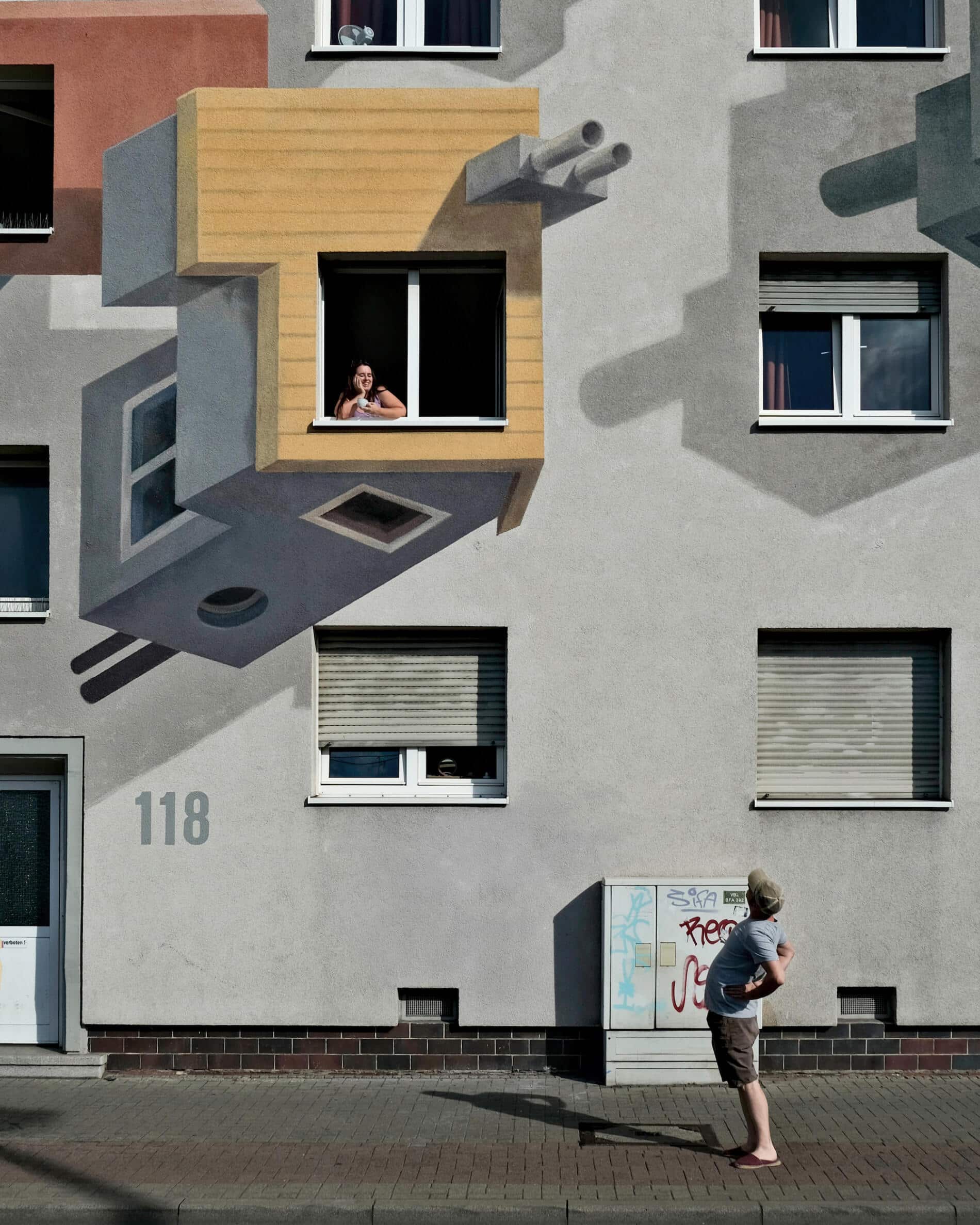 MURALES PERSPECTIVA CINTA VIDAL BEHIND DETALLE