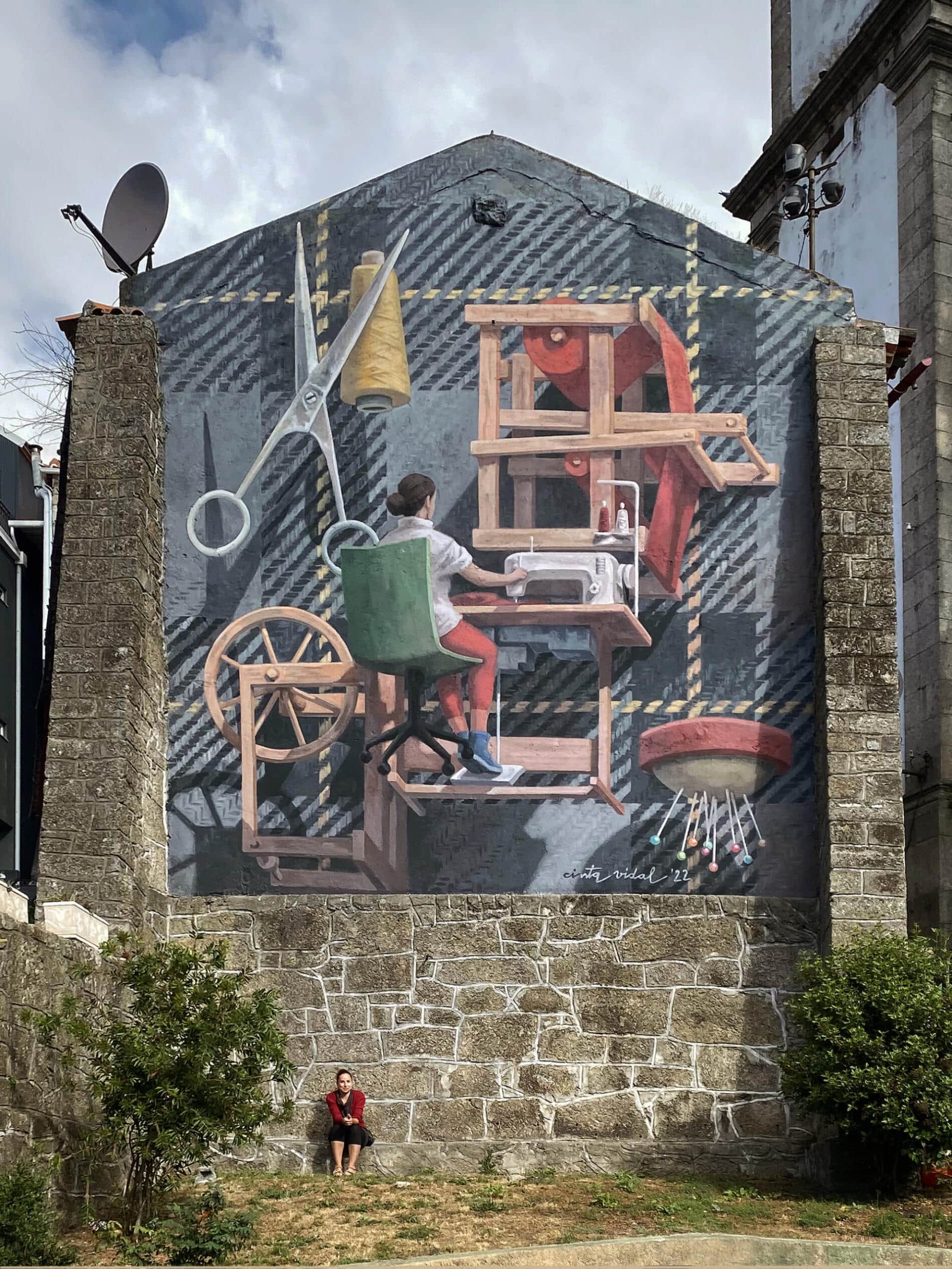 MURALES PERSPECTIVA CINTA VIDAL COSTURERA