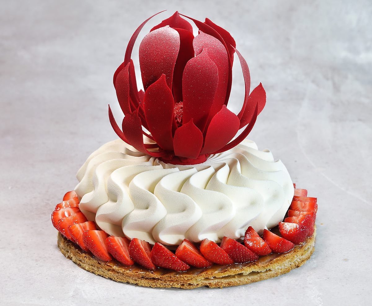 ARTE OASTELERO DIANA KASKO ROSA Y FRESAS