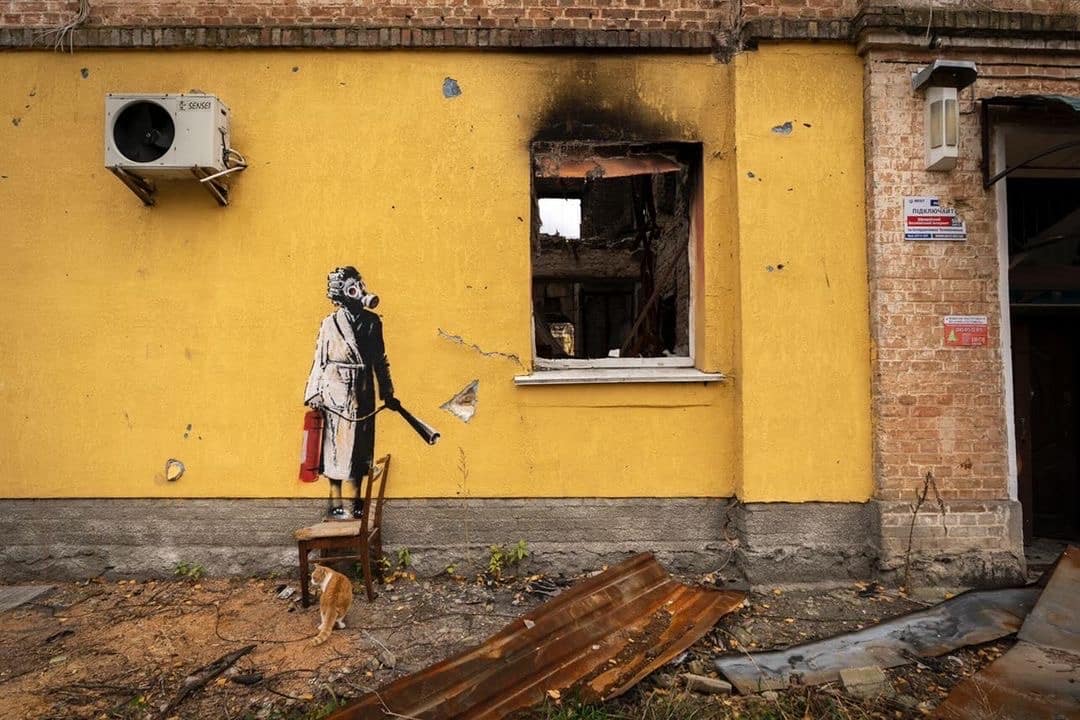 BANKSY EN UCRANIA MUJER RULOS