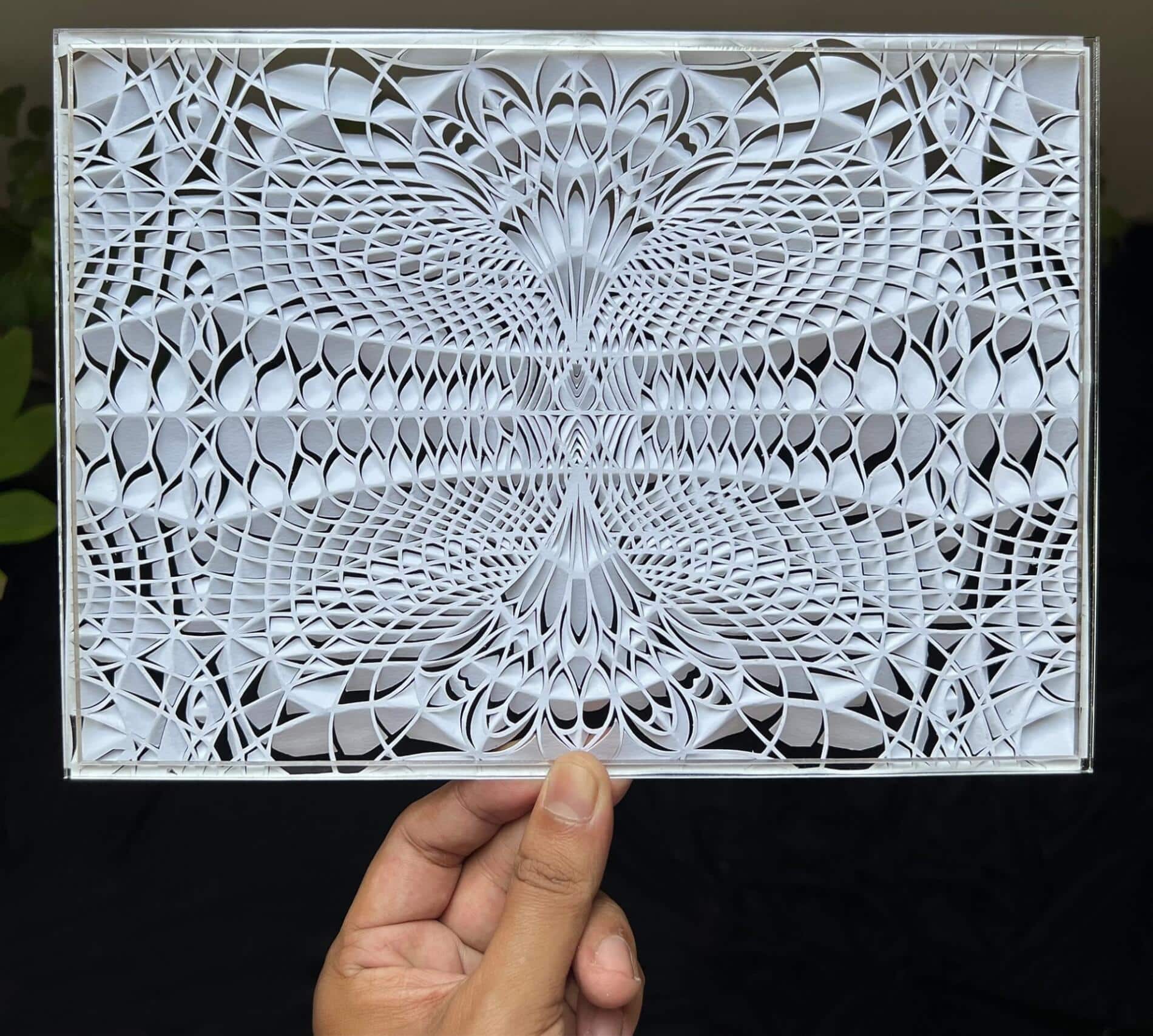 Parth Kothekar arte de papel tramas