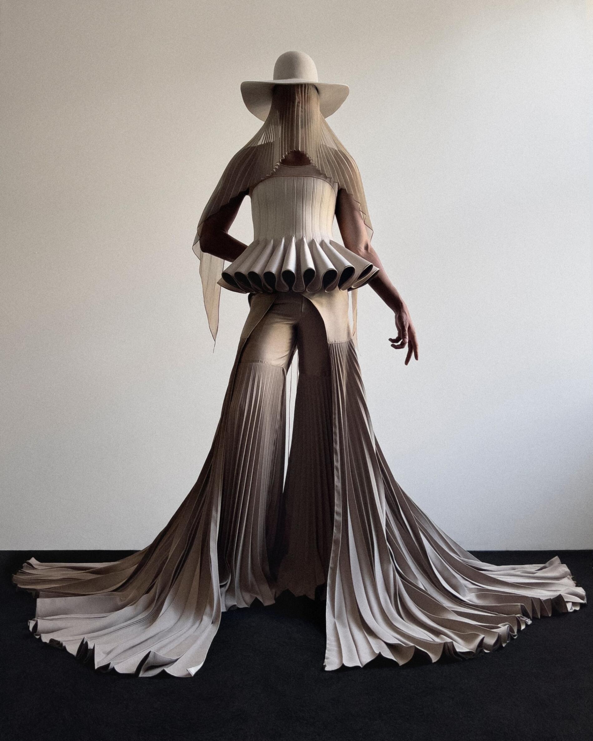 ROBERT WUN COLECCION MODA PV2023