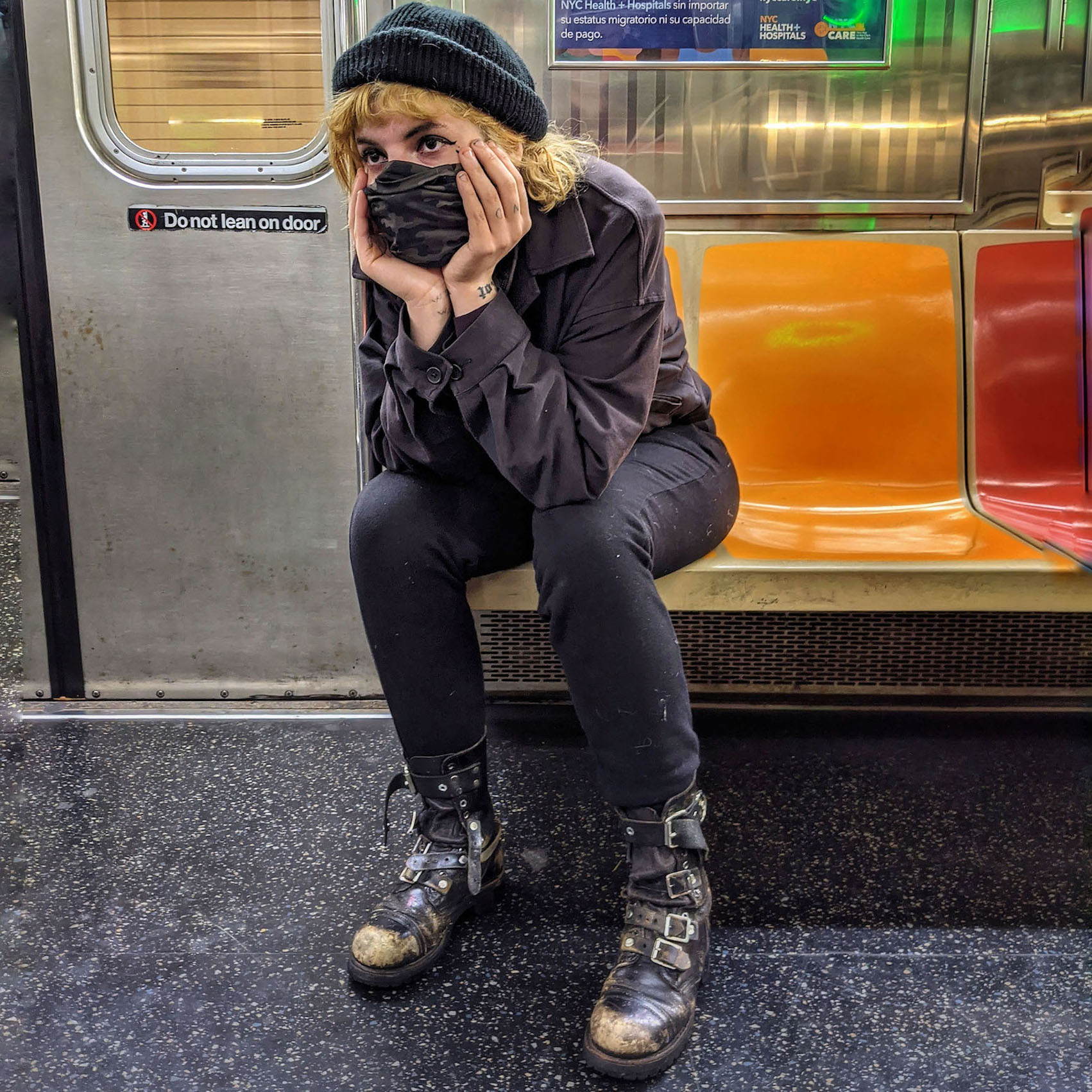 chris maliwat retrato de viajeros en nueva york pandemia