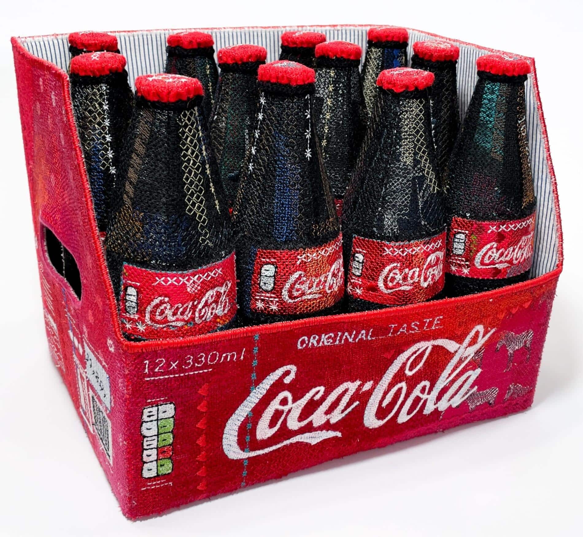 Alicja Kozlowska obra textil cocacola