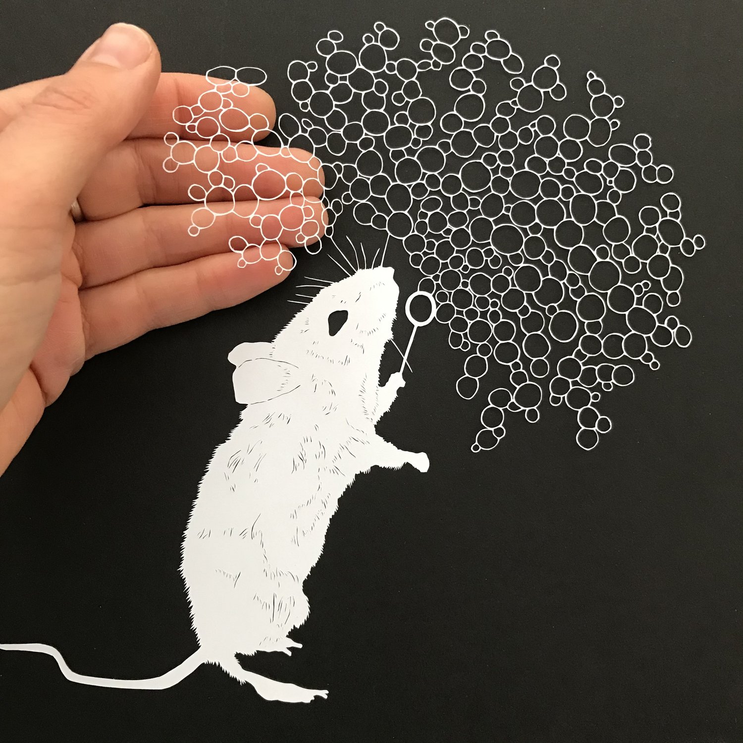 Maude White recortes de papel raton