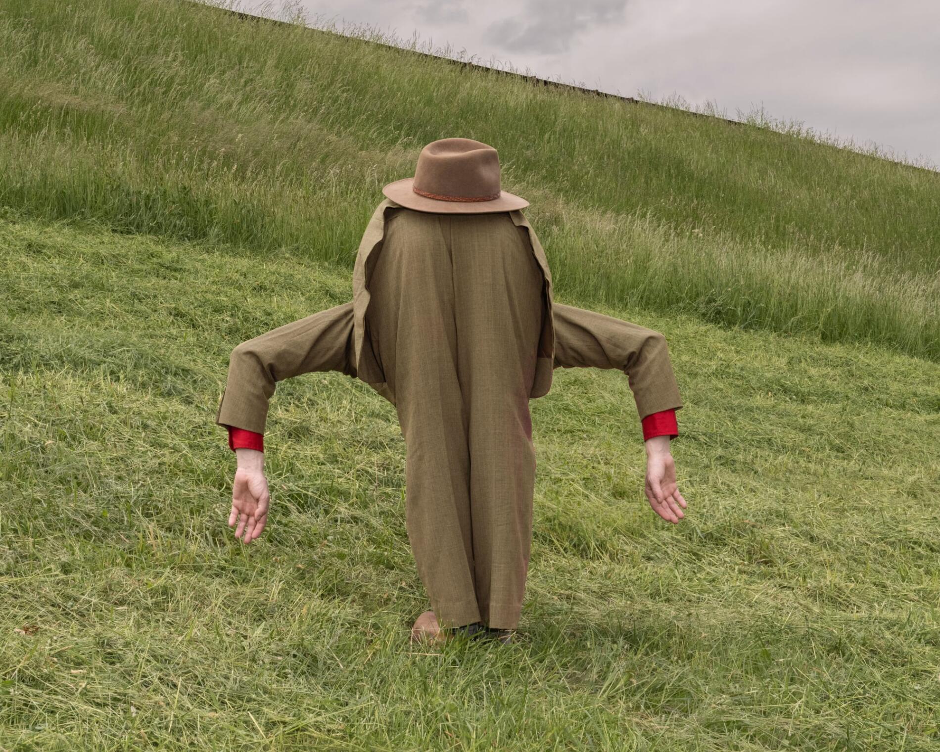 Ben Zank fotografia surreal moon walker