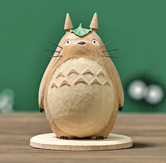 esculturas studio ghibli totoro madera