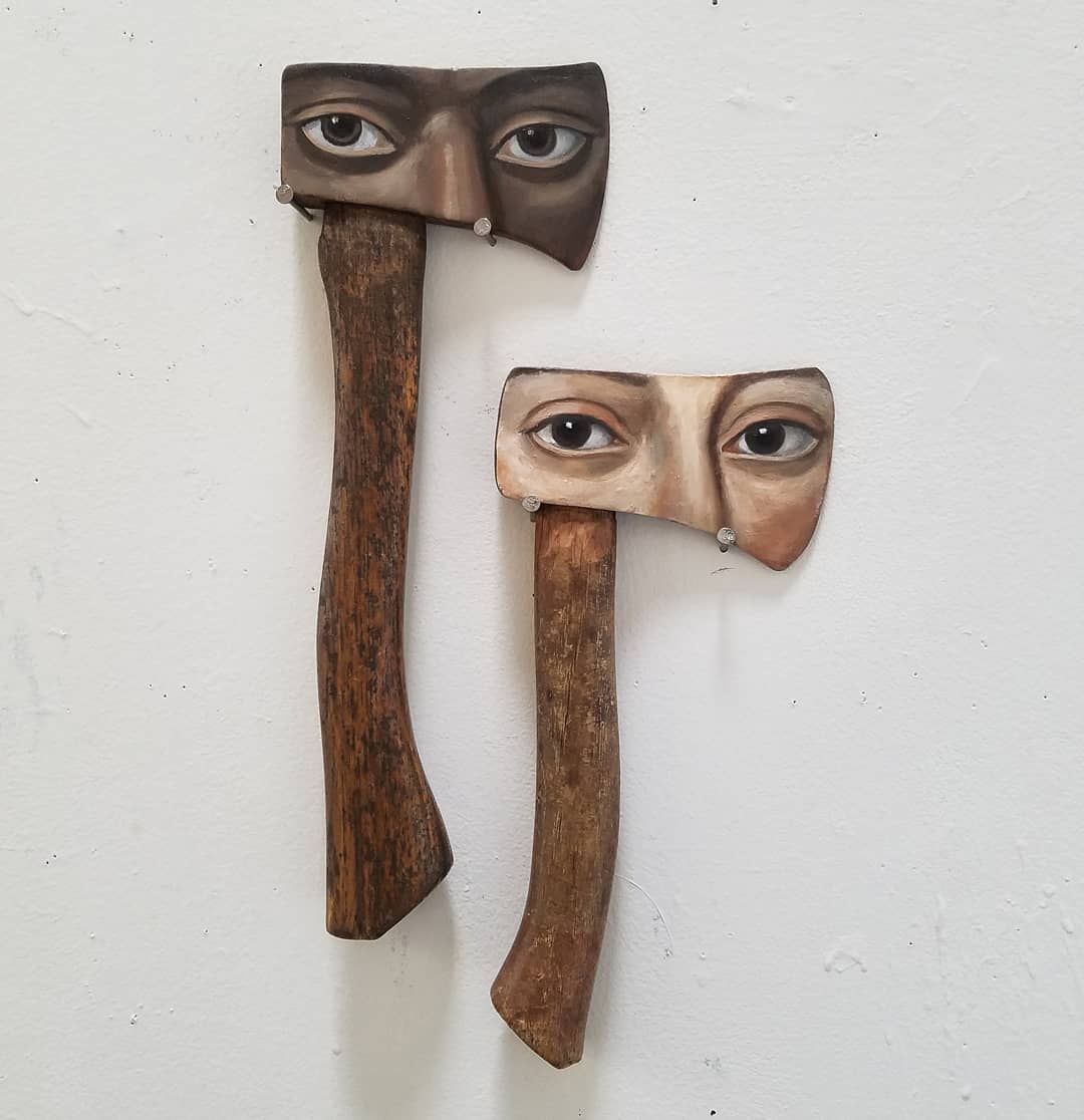 Alexandra Dillon retratos sobre utensilios encontrados hachas
