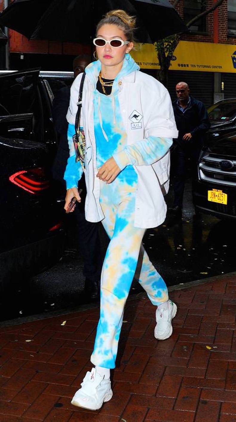 MODA TIE DYE FAMOSOS ZENDAYA