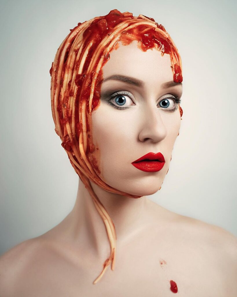 AUTORETRATOS FLORA BORSI SPAGHETTI