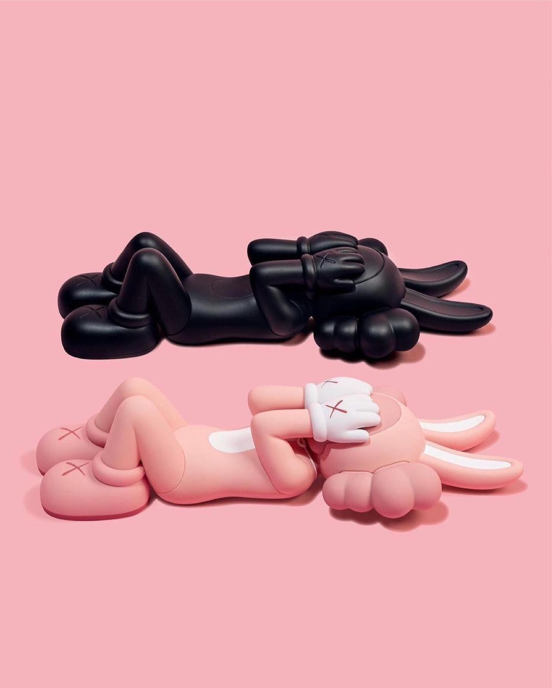 KAWS ESCULTURA ICONO TEMPLO