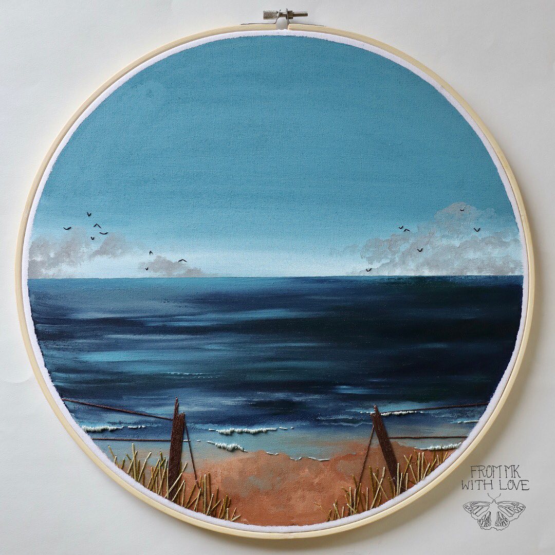bordados y pintura acrílica de MK mar
