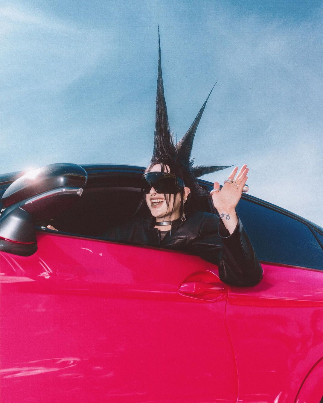 Kamilla Hanapova black hello car