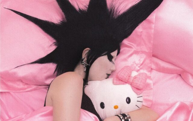 Kamilla Hanapova black hello kitty