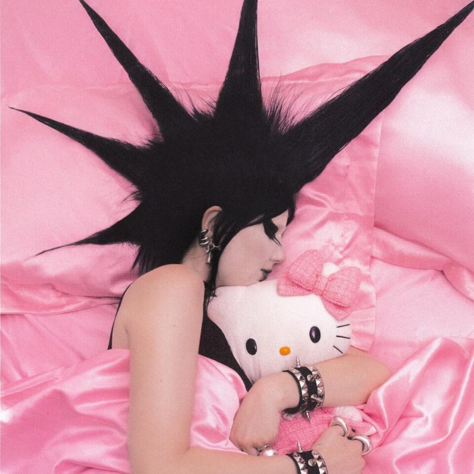 Kamilla Hanapova black hello kitty