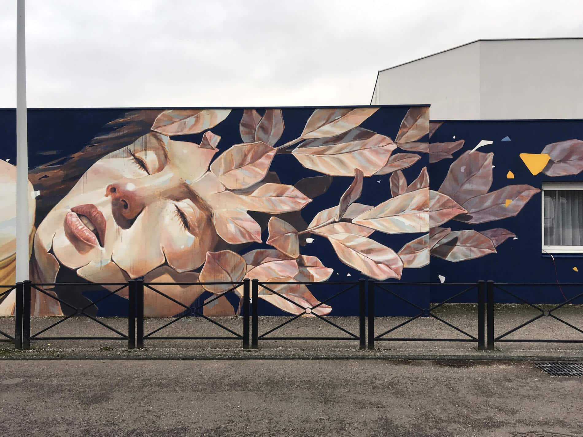 RATUR MURALES RETRATOS DAPHNE