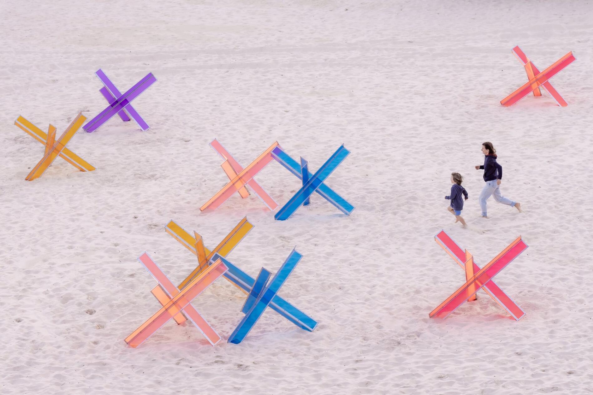 SCULPTURE BY THE SEA BOND Emryn Ingram-Shute No Colour in War