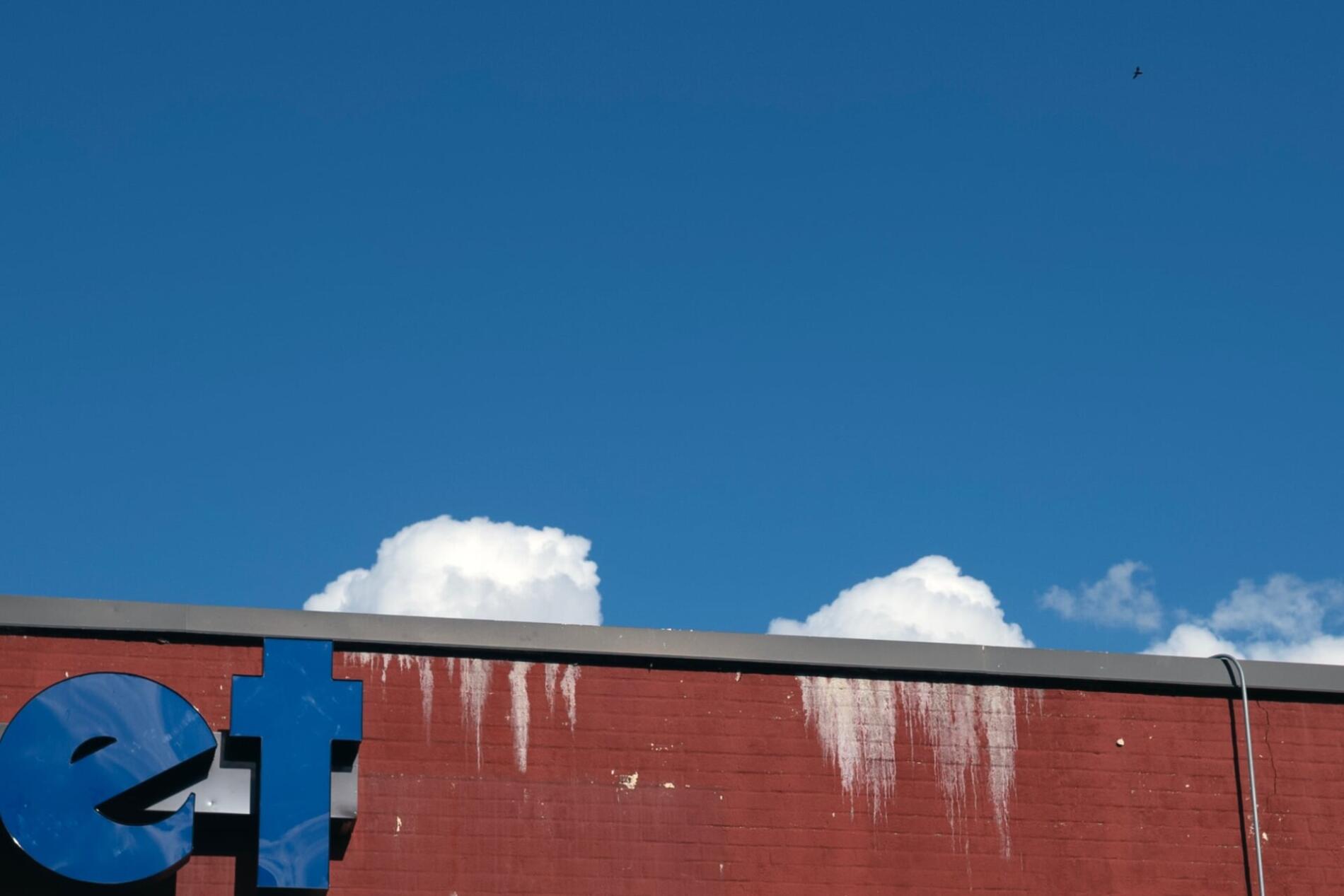 eric kogan nubes muro
