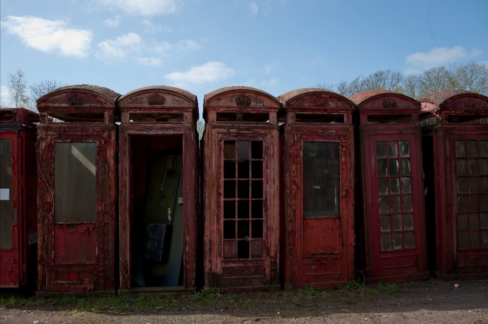 LONDON CALLING RED TELEPHONE