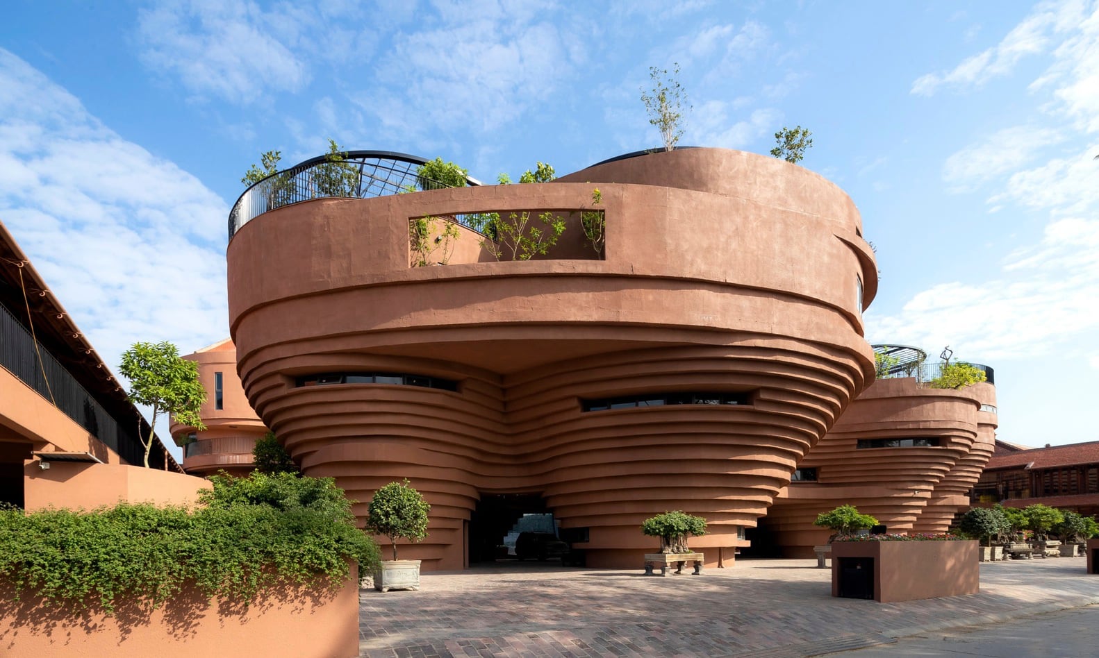 Bat Trang Pottery Museum arq